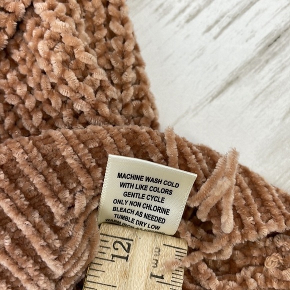 Tru self crop sweater SZ M NWT - Picture 6 of 7